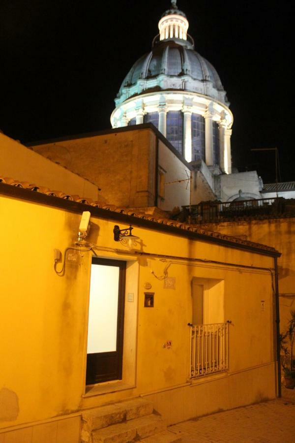Specula Domus - Ibla Villa Ragusa Exterior photo